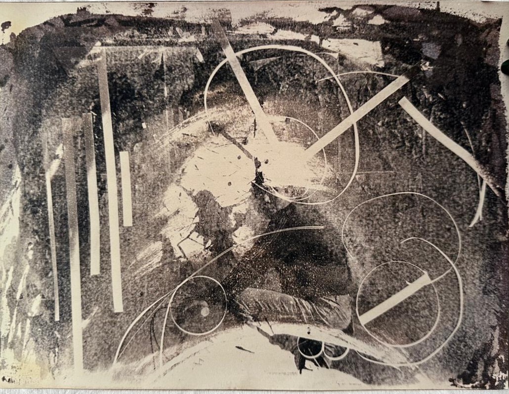 Luz Líquida IX — 19940.40m x 0.50m Emulsão fotográfica sobre tela preparada — Fabio Crisanti